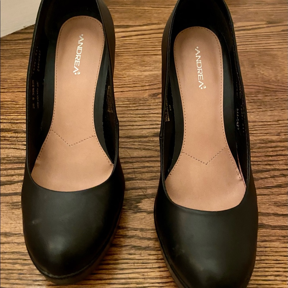 Pumps - Picture 2 of 4